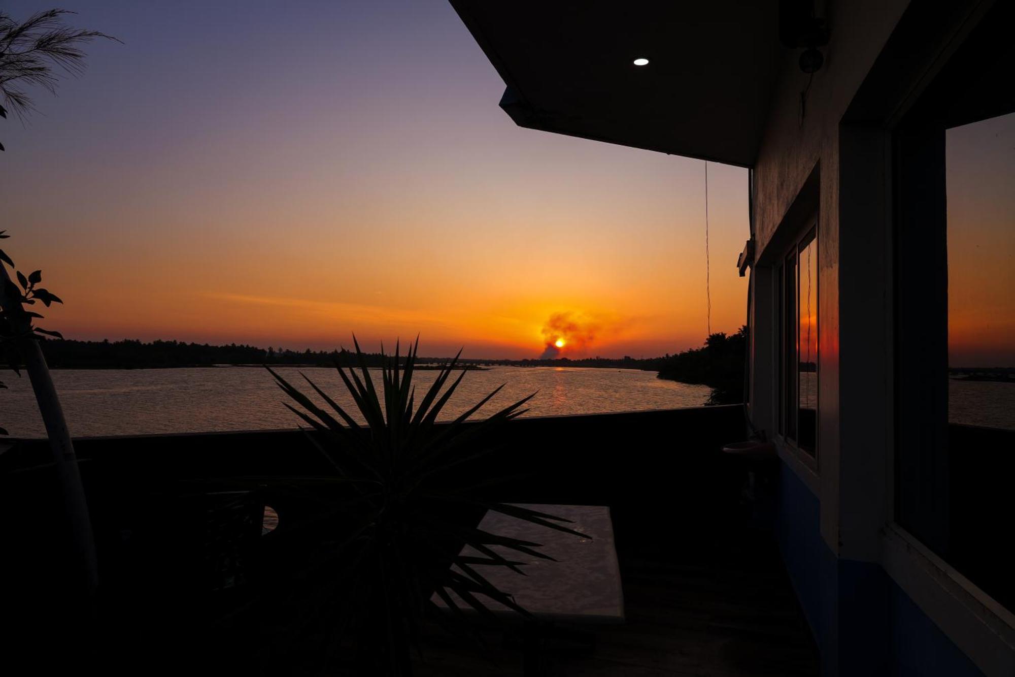 Victoria'S River View Resort Пондичери Екстериор снимка