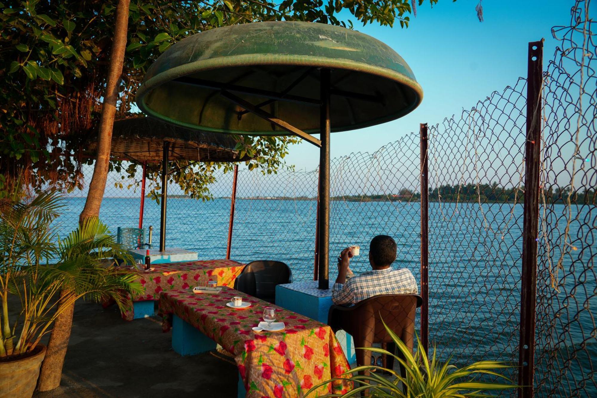 Victoria'S River View Resort Пондичери Екстериор снимка