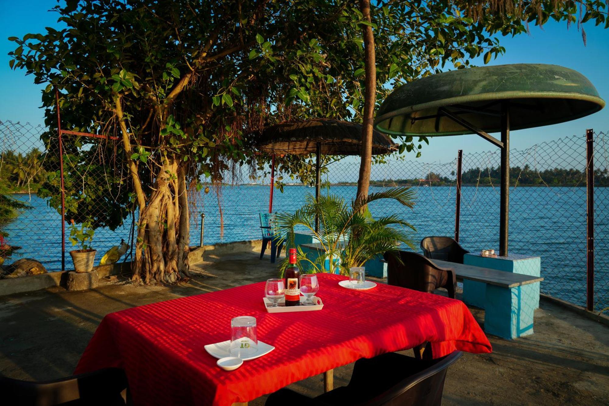 Victoria'S River View Resort Пондичери Екстериор снимка